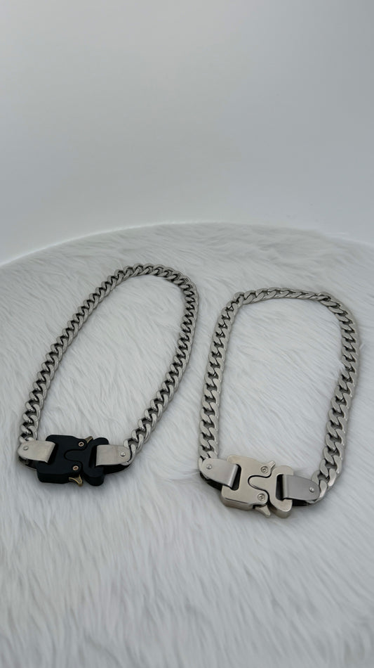 Buckle Cuban