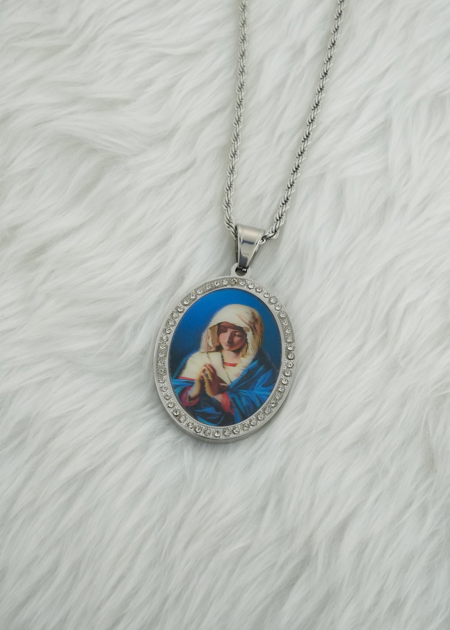 Mary pendant